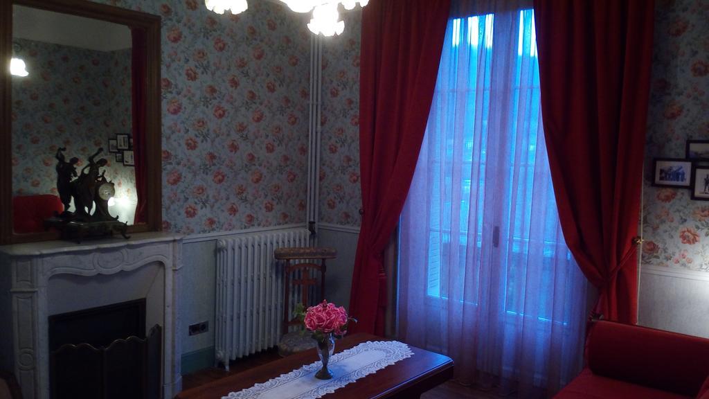 Le Terrondou Hotel Vic-sur-Cere Luaran gambar